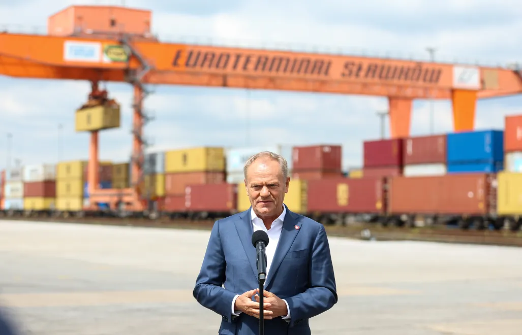 Premier Donald Tusk przy Euroterminalu w Sławkowie