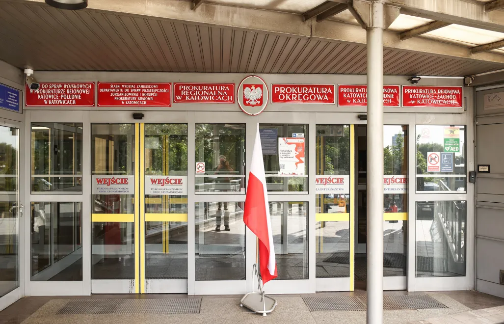 Siedziba Prokuratury Okręgowej w Katowicach, gdzie został doprowadzony Sebastian M., podejrzany o spowodowanie wypadku na autostradzie A1, w którym zginęła trzyosobowa rodzina