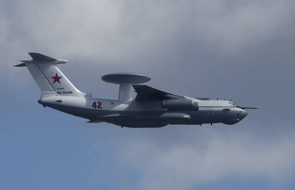Rosyjski samolot A-50 (zdjęcie ilustracyjne)