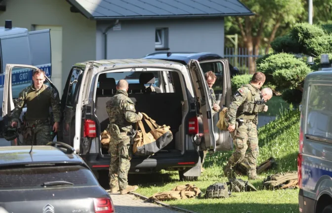 Policja i stosowne służby (w tym funkcjonariusze straży granicznej) w Starej Wsi