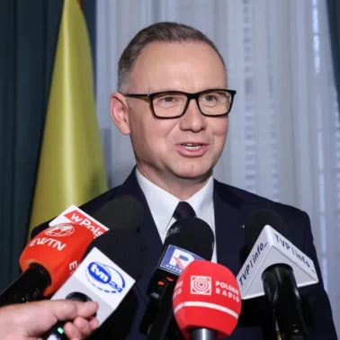 Prezydent Rzeczypospolitej Polskiej Andrzej Duda podczas konferencji prasowej w ambasadzie RP w Watykanie