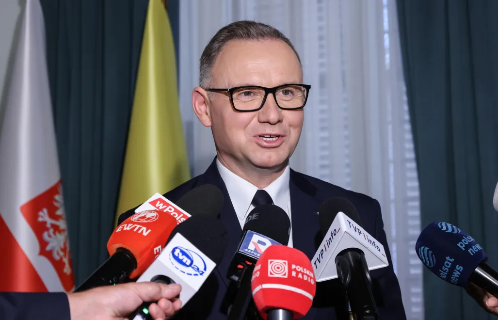 Prezydent Rzeczypospolitej Polskiej Andrzej Duda podczas konferencji prasowej w ambasadzie RP w Watykanie