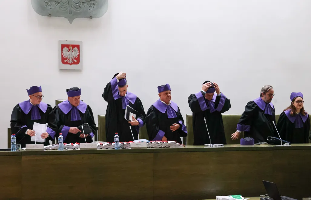 Sędziowie TS na sali rozpraw w siedzibie Sądu Najwyższego w Warszawie